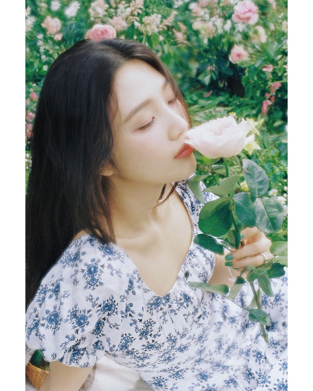 Joy With Flower - Foto - Instagram _imyour_joy